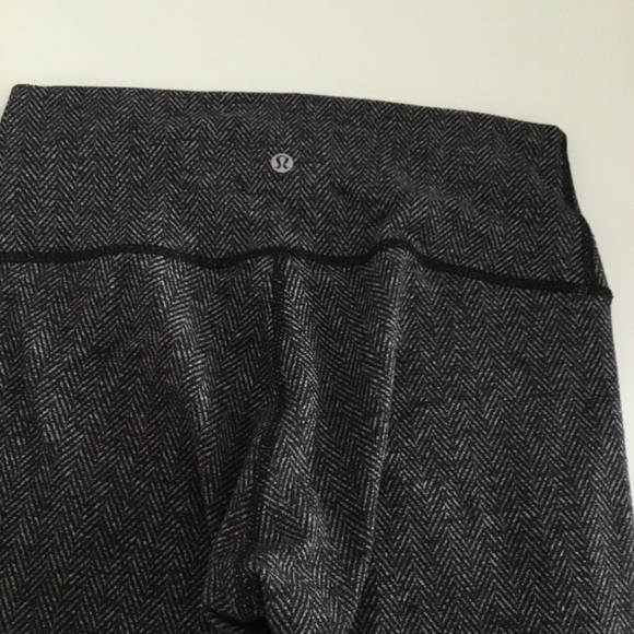 LULULEMON HIGH RISE LEGGINGS - Picture 5 of 8